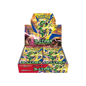 Pokémon TCG Storm Emeralda Booster-Box von The Pokémon Company mit aufgestellten Sammelkarten in einer offenen Verpackung